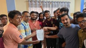 ফরিদপুরে সপ্তাহে সাত দিনই বাসে শিক্ষার্থীদের জন্য ‘হাফ ভাড়া’