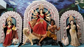 শক্তি নিয়ে দুর্গা এলো, আজও হবে মহাসপ্তমীর পূজা