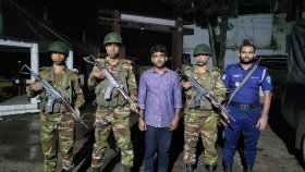 ব্যবসায়ীকে আটকে ৬ লাখ টাকা চাঁদা দাবি, ছাত্রদল নেতা গ্রেফতার