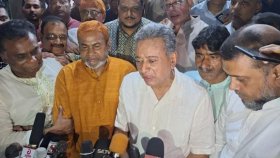 আইনি প্রক্রিয়ায় মামলার সমাপ্তি ঘটিয়ে দেশে ফিরবেন তারেক রহমান: আমির খসরু