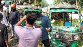 গ্যাসবাহী লরিরচাপায় দুই জন নিহত, আহত ৩