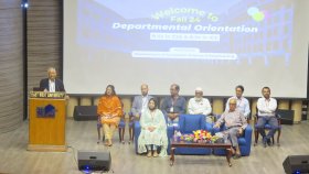 ইস্ট ওয়েস্ট বিশ্ববিদ্যালয়ে নবীনবরণ অনুষ্ঠিত