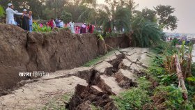 কুষ্টিয়ায় পদ্মায় বিলীন ঘরবাড়ি, হুমকিতে স্কুল-কলেজ-মাদ্রাসা ও মহাসড়ক