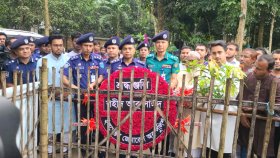আবু সাঈদের কবর জিয়ারত করলেন আইজিপি
