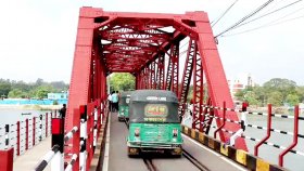 ১৪ মাস পর উন্মুক্ত হলো কালুরঘাট সেতু, আপাতত টোলমুক্ত