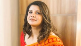 অন্য পরিচয়ে ফিরছেন ফারিয়া