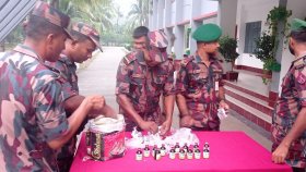 কুষ্টিয়ায় ট্রেন থেকে বিপুল পরিমাণ এলএসডি মাদক উদ্ধার 