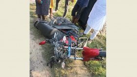 ট্রাক চাপায় দুই বন্ধুর মৃত্যু