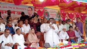 শেখ মুজিবকে বাদ দিয়ে ট্রাম্পের ছবি ব্যবহার করছেন শেখ হাসিনা: দুলু