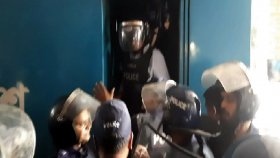 একদিনে তিন মামলায় ১৫ দিনের রিমান্ডে সাবেক কৃষিমন্ত্রী, ছুড়ে মারা হলো ডিম