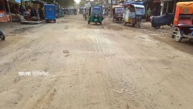 চাঁদপুর-কুমিল্লা মহাসড়কের ১৭ কিলোমিটার বেহাল, যাত্রীদের দুর্ভোগ