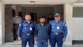 ছাত্রলীগের প্রতিষ্ঠাবার্ষিকীতে কেক কেটে ফেসবুকে ভিডিও পোস্ট, গাড়িচালক গ্রেফতার