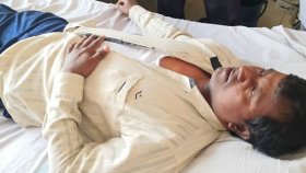 যুবদল নেতার নেতৃত্বে বিদ্যালয় থেকে শিক্ষককে তুলে এনে পিটিয়ে হাসপাতালে ভর্তি
