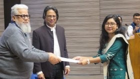 মেধা বৃত্তি পেলেন ইস্ট ওয়েস্ট ইউনিভার্সিটির ২১৯ শিক্ষার্থী
