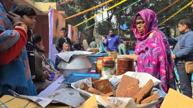 যশোরে খেজুরের গুড়ের মেলা, কোটি টাকা বিক্রির আশা