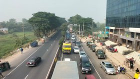 গোমতী সেতুর ঢালে ট্রাক বিকল, ঢাকা-চট্টগ্রাম মহাসড়কে ১৩ কিলোমিটার যানজট