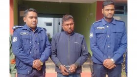 ভারতে পাচারের সময় ১২টি স্বর্ণের বারসহ একজন আটক