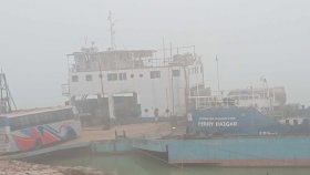ঘন কুয়াশায় পদ্মায় ফেরি চলাচল বন্ধ
