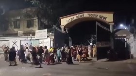 বেরিয়ে এলেন ইডেনের শিক্ষার্থীরা