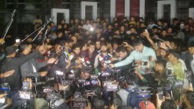 দাবি মানা না হলে ঢাবির বাস আটকে দেওয়া ও থানা ঘেরাওয়ের হুঁশিয়ারি