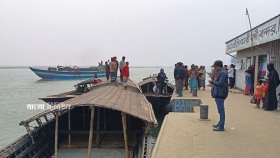 দিনদুপুরে ডাকাতি করে চলে যাচ্ছে তারা, পুলিশ বলছে নিরুপায়