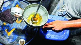 খোলা ভোজ্যতেল বিক্রি বন্ধে নেই সরকারি তদারকি  