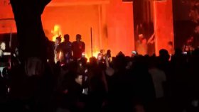 শেখ মুজিবের ৩২ নম্বরে ভাঙচুর-আগুন
