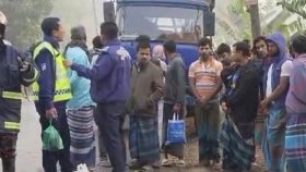 অটোরিকশাকে সাইড দিতে গিয়ে সবজিবোঝাই পিকআপ খাদে, চালকসহ নিহত ৩