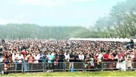 ব্রিটেনে স্বদেশিদের সঙ্গে বসবাসে সর্বোচ্চ ব্যয় বাংলাদেশিদের