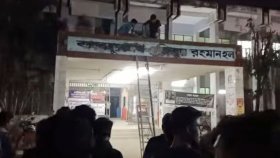 ঢাবির হল থেকে মুছে ফেলা হলো শেখ মুজিবের নাম