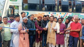 কুমিল্লা-চাঁদপুর রুটে ৪০ বছর পর নতুন বাস, দুই পরিবহনের লোকদের হট্টগোল