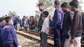 রেললাইনের পাশে পড়ে ছিল আ.লীগ নেতার হাত বাঁধা মাথা কাটা মরদেহ