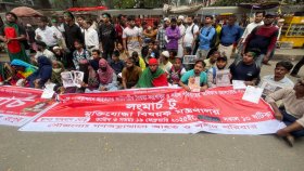 তিন দাবি নিয়ে সচিবালয়ের সামনে আন্দোলনে আহত ও শহীদ পরিবারের সদস্যরা