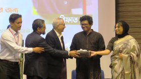 ইস্ট ওয়েস্ট বিশ্ববিদ্যালয়ে একুশে পদকপ্রাপ্ত অভ্র'র সহ-প্রতিষ্ঠাতা রিফাত নবীকে সংবর্ধনা