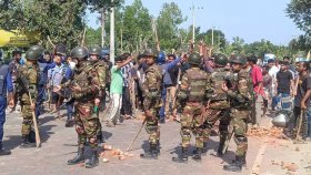 সালিশে পক্ষপাতিত্বের অভিযোগে ৩ গ্রামবাসীর সংঘর্ষ, ভাঙচুর