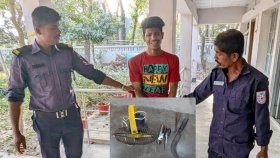 খুলনা বিশ্ববিদ্যালয়ের ল্যাবে চুরি, মালামালসহ আটক ১