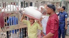 চাঁদপুরে জেলেদের চাল বিতরণকালে বিএনপির দুই গ্রুপের সংঘর্ষে আহত ১০