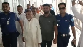 চাঁদপুরে আদালতের সামনে থেকে ৫ চেয়ারম্যান গ্রেফতার, কারাগারে পাঠানোর আদেশ