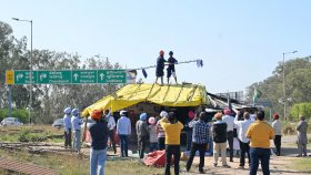 ভারতে আন্দোলনরত কয়েকশ কৃষক গ্রেফতার