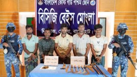 বাণিজ্যিক জাহাজে চুরির সময় অস্ত্র-মাদকসহ সুমন বাহিনীর ৫ জন গ্রেফতার