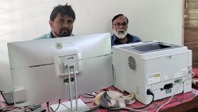 বাইরের লোক দিয়ে চলে কম্পিউটারে কাজ, সরকারি ফির ১০ গুণ আদায়