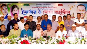 এখন আরেক দল জনগণের কাছ থেকে ভোটাধিকার কেড়ে নিতে চায়: আমির খসরু