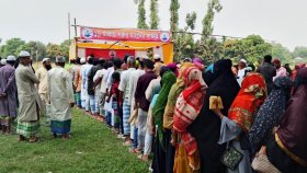 ঈদের দিনে ১০ টাকা কেজি দরে গরুর মাংস বিক্রি