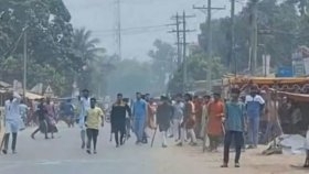 ঈদের নামাজ শেষে ‘জয় বাংলা’ স্লোগান, আওয়ামী লীগ-বিএনপি সংঘর্ষ