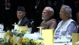 নৈশভোজের টেবিলে ইউনূস-মোদি পাশাপাশি