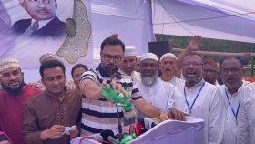ইসরায়েলি পানীয় কিনে ফেলে দেওয়ার আনুষ্ঠানিকতা করলেন বিএনপি নেতা আমিনুল