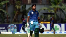আবাহনীর জয়ে বিফলে বিজয়ের সেঞ্চুরি