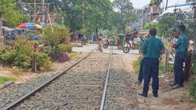 ‘ট্রেন থেকে পড়ে’ ধানকাটা শ্রমিকের মৃত্যু