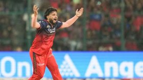হার্নিয়ার কারণে ঝুঁকির মুখে পড়া লেগস্পিনারের ক্যারিয়ার বদলে দিয়েছে বেঙ্গালুরু