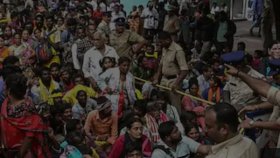 ভারতের গোয়ায় মন্দিরে পদদলিত হয়ে  নিহত ৬